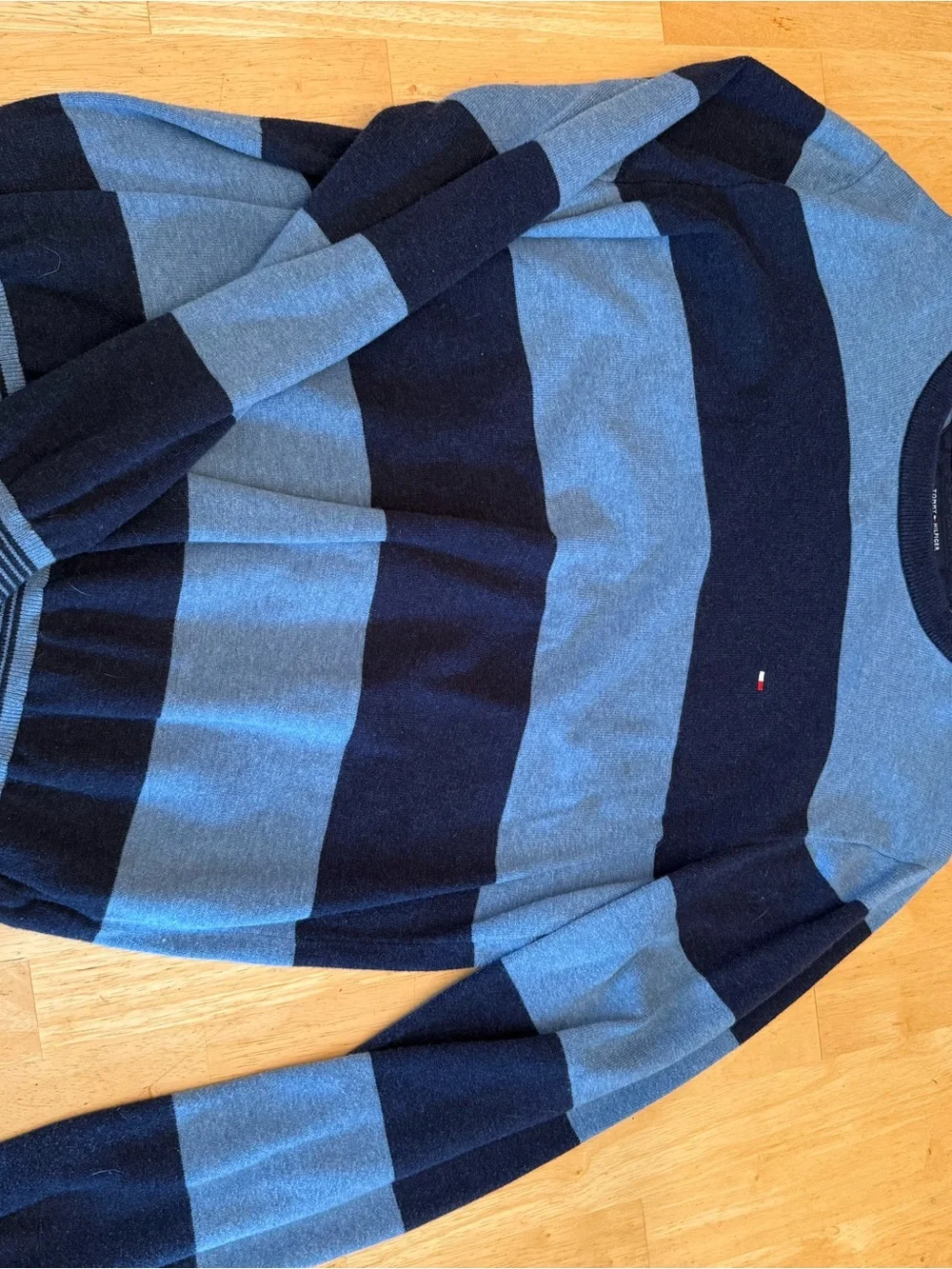 Tommy Hilfiger Navy and Light Blue Wide-Strip Crewneck Sweater